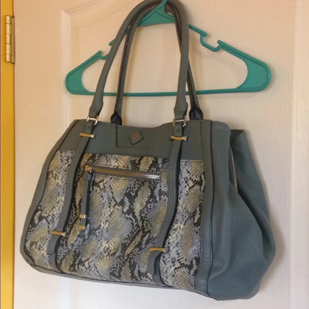 🎉Price Drop! Simply Vera Grayish-Blue Purse